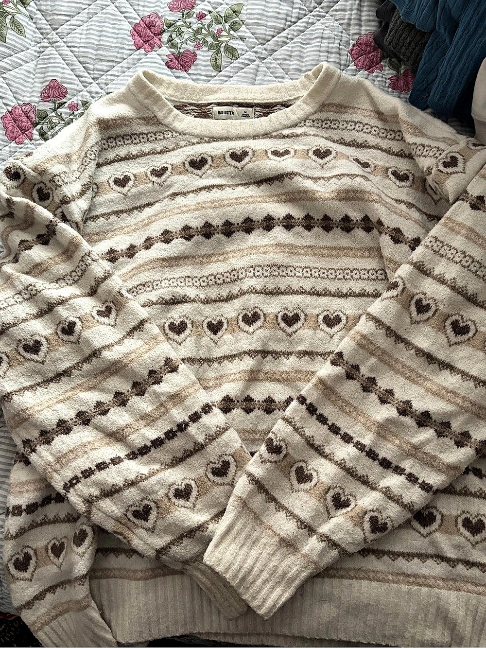 Hollister Oversized Heart Pattern Crew Sweater Cream & Brown Medium